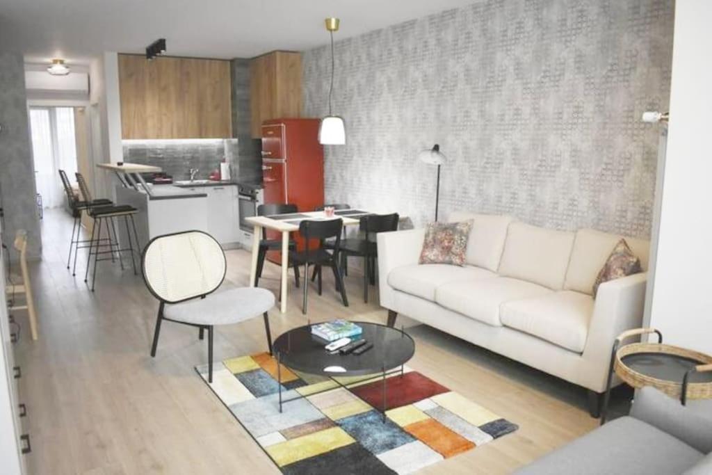 Tokiyo: A Lovely City Center 2 Bedrooms Apartment With Private Parking 소피아 외부 사진